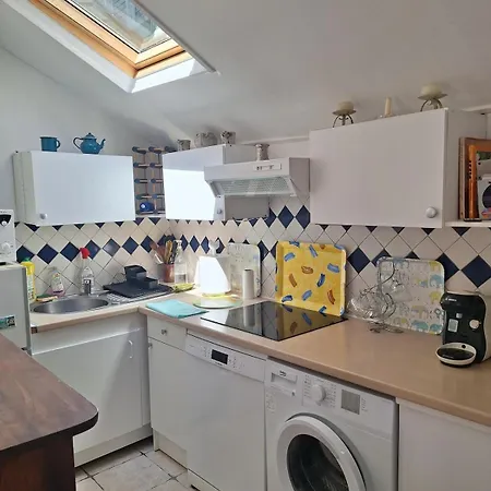 Apartman Charming Fisherman's House, 15-min Walk To The Trouville-sur-Mer