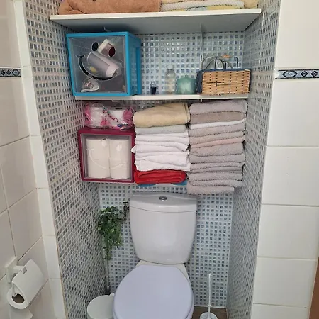 Apartman Charming Fisherman's House, 15-min Walk To The *
