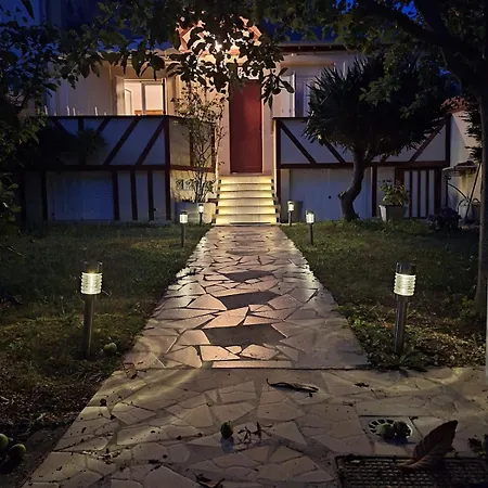 Charming Fisherman's House, 15-min Walk To The