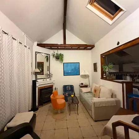 Charming Fisherman's House, 15-min Walk To The