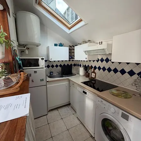 Charming Fisherman's House, 15-min Walk To The *
